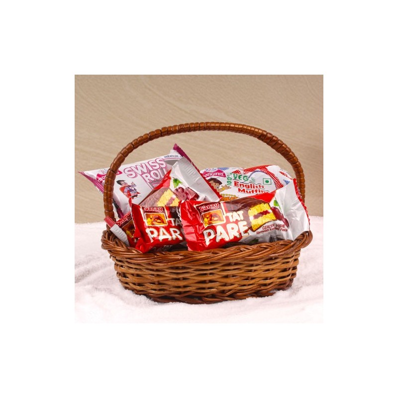 https://www.orderyourchoice.com/107510-large_default/gift-basket-of-christmas-cakes-and-muffins.jpg