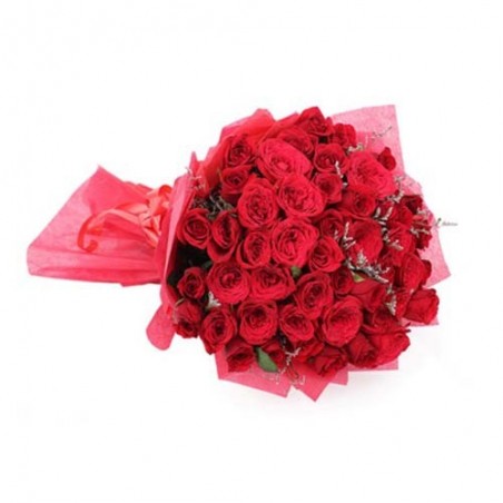 Valentine Day Special of Hundred Red Roses with Greeting Card