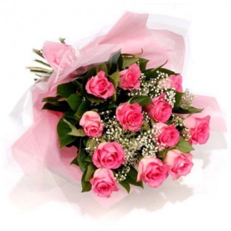 Bouquet of Red and Pink Roses For Romantic Couple
