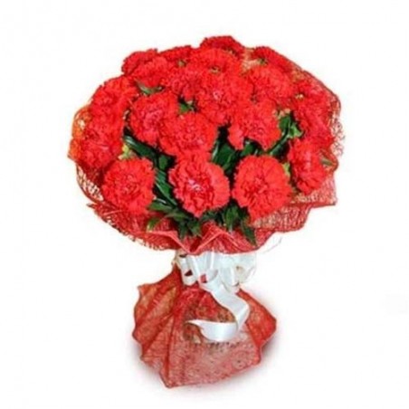 Glass Vase Arrangement of 20 carnation For Valentine