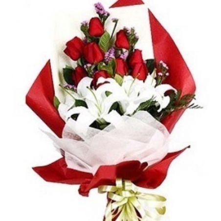 Vase Arrangement of Dozen Red Roses For Valentine