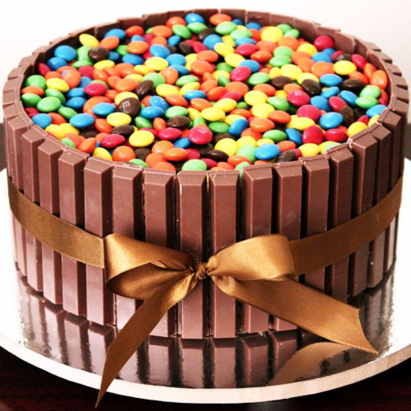 Kitkat Cake in Karachi; Spongy Texture 3 Flavor Vanilla Chocolate Walnut  (1.8 KG Weight) - Arad Branding