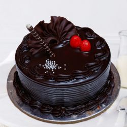 Chocolate Truffle Cake 1 kg (Berry N Blossom)