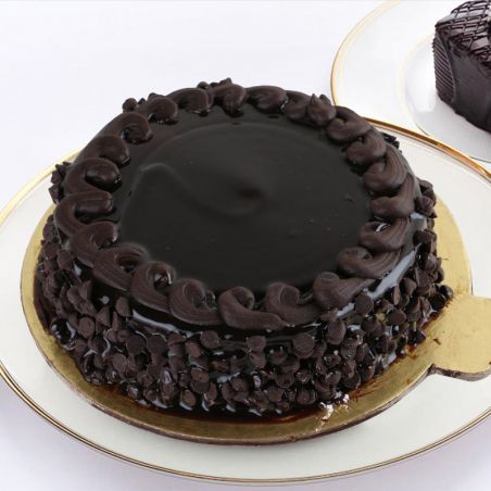 Choco Chips Cake  - 1 kg (McRennett)