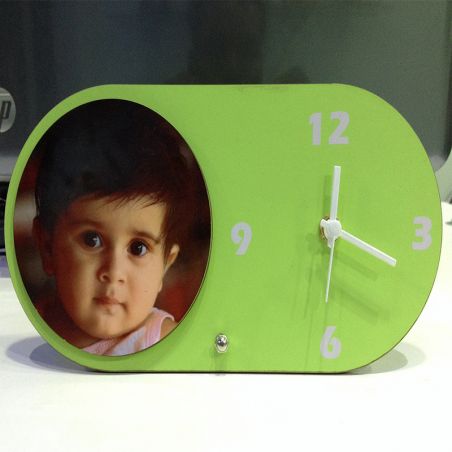 Green table clock