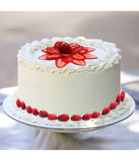 Strawberry Cake - 1Kg (5 Star)