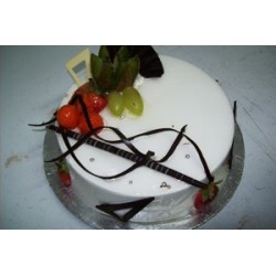 Fresh Fruit Gateaux 1 kg (Just Bakes)