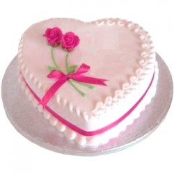 Heart Shaped Strawberry Cake 1 kg (Berry N Blossom)