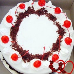 Black Forest Eggless Cake 1 kg (Berry N Blossom)